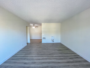 1707 Pacific Coast Hwy in Hermosa Beach, CA - Building Photo - Building Photo