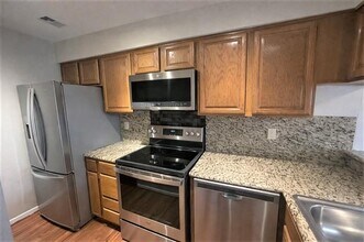 5740 Martel Ave in Dallas, TX - Building Photo - Building Photo