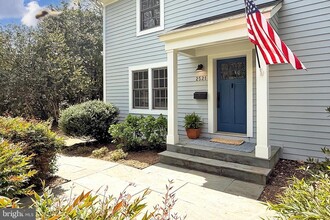 2521 Ross St in Alexandria, VA - Foto de edificio - Building Photo