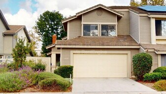 13274 Creek Park Ln in Poway, CA - Building Photo