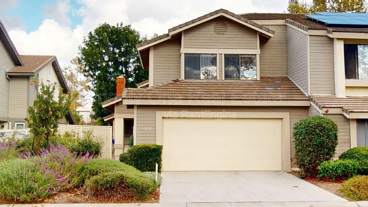 13274 Creek Park Ln in Poway, CA - Building Photo