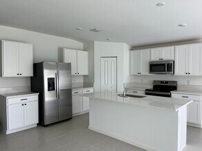 794 Carlyle Wy in Fort Pierce, FL - Building Photo - Building Photo
