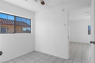 2221 N Jones Blvd in Las Vegas, NV - Building Photo - Building Photo