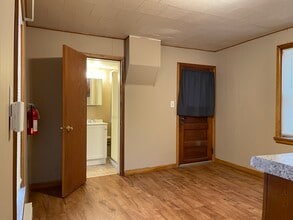622 Union St, Unit 2 in Eau Claire, WI - Building Photo - Building Photo
