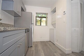 301 Gardens Dr in Pompano Beach, FL - Building Photo - Building Photo