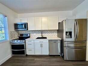 1788 NE 169th St in North Miami Beach, FL - Building Photo - Building Photo