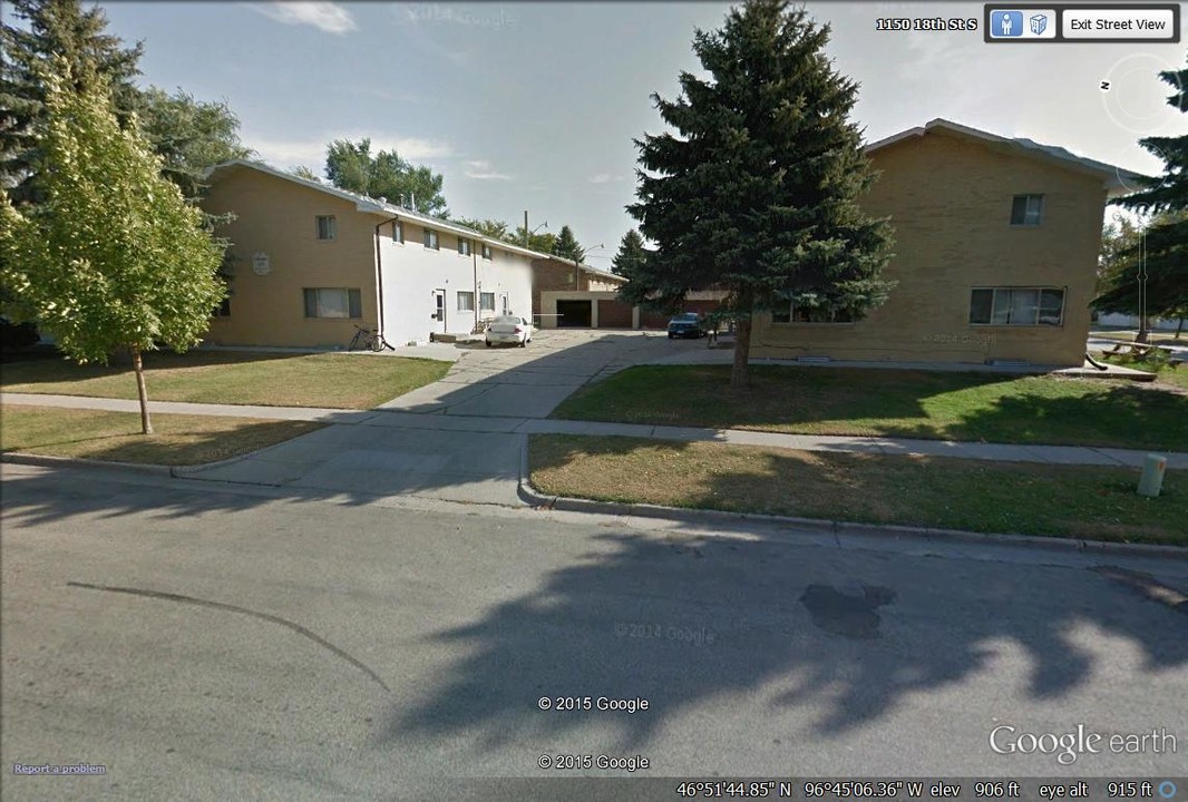 4 Plexes in Moorhead, MN - Building Photo