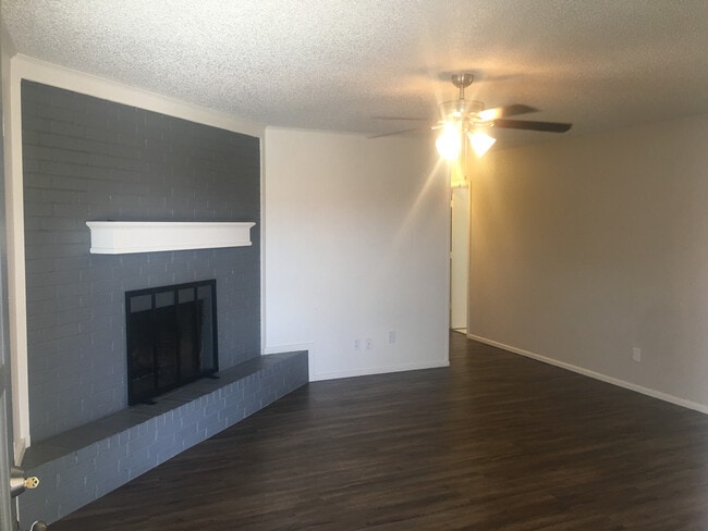 7918 Aberdeen Ave in Lubbock, TX - Building Photo - Building Photo
