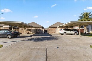 19 E Garfield Ave in Alton, TX - Building Photo