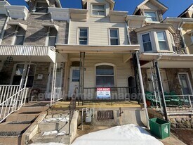 739 Lincoln St in Reading, PA - Building Photo