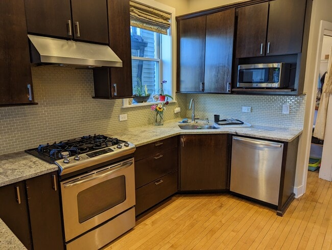 1426 W Balmoral Ave, Unit 1 in Chicago, IL - Building Photo - Building Photo