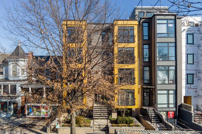 3821 14th St NW in Washington, DC - Foto de edificio - Building Photo