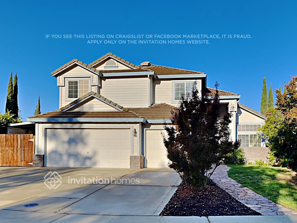 8768 Newry Ct in Elk Grove, CA - Building Photo