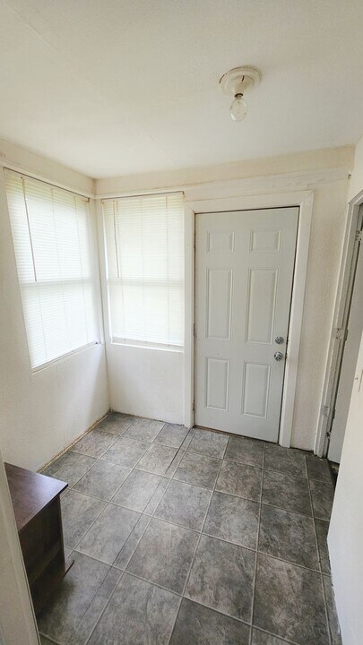 1831 Logan Ave in Des Moines, IA - Building Photo