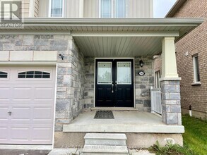 7945 Hackberry Trl in Niagara Falls, ON - Building Photo - Building Photo