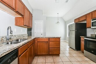 1216 Jackson Pond Cir in Cordova, TN - Building Photo - Building Photo