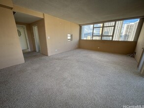 2500 Kalakaua Ave, Unit 2-708 in Honolulu, HI - Foto de edificio - Building Photo