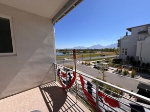 11206 Faddington Wy in South Jordan, UT - Building Photo - Building Photo