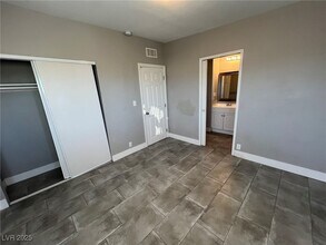 2105 S 15th St in Las Vegas, NV - Foto de edificio - Building Photo