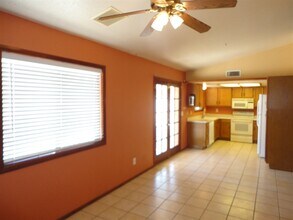 7346 E Greenway St in Mesa, AZ - Building Photo - Building Photo