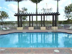 10132 NW 7th St in Miami, FL - Building Photo - Building Photo
