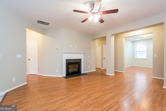 2912 Brookford Ln SW in Atlanta, GA - Building Photo - Building Photo