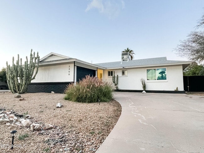 2408 E Delgado St in Phoenix, AZ - Building Photo - Building Photo