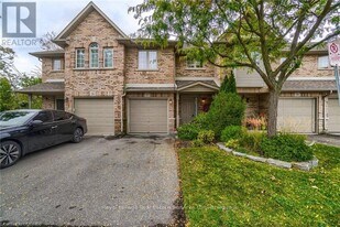 1276 Silvan Forest Dr in Burlington, ON - Building Photo