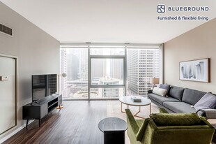 200 E Illinois St in Chicago, IL - Building Photo