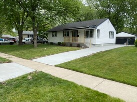 3802 Eagle Ln in Rolling Meadows, IL - Building Photo