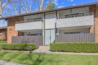 31555 Lindero Canyon Rd in Westlake Village, CA - Building Photo - Building Photo