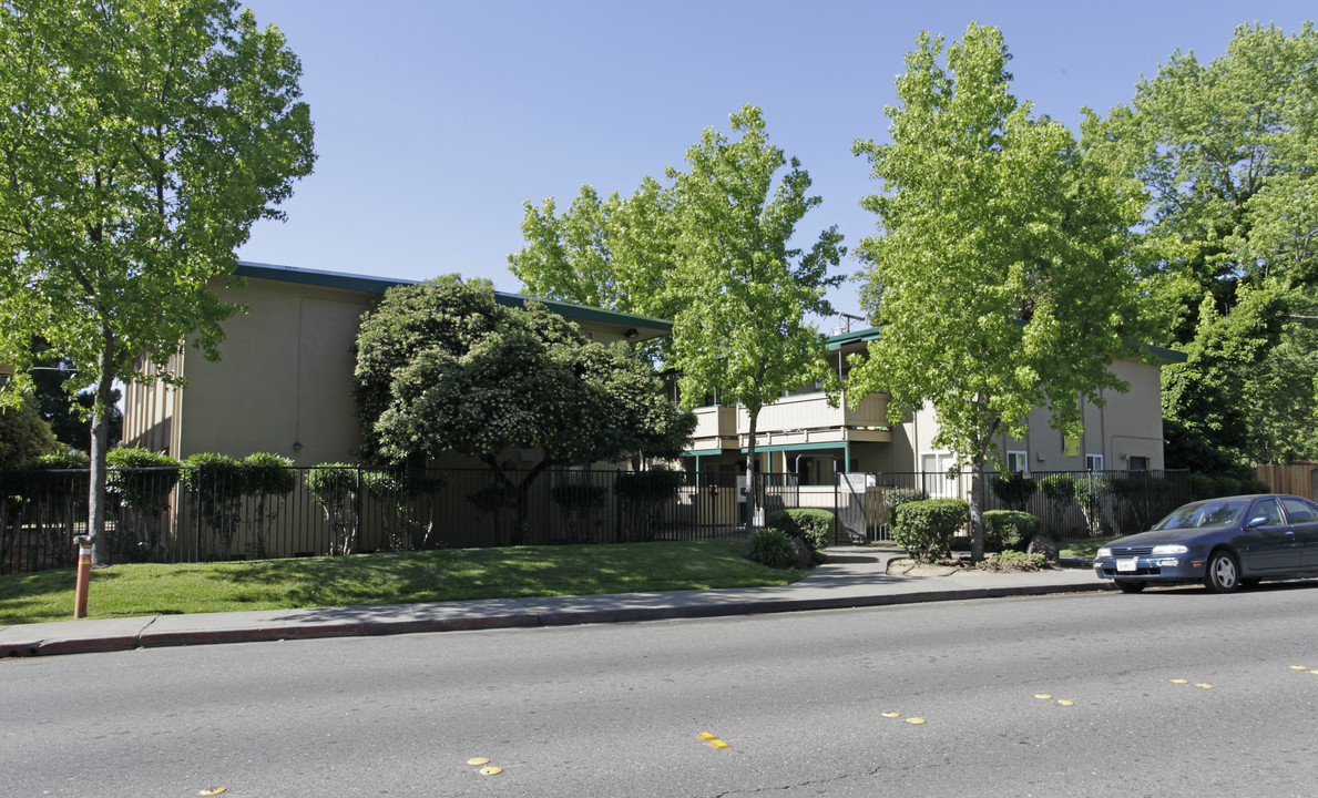 The Orchards Apartments in Vacaville, CA - Building Photo