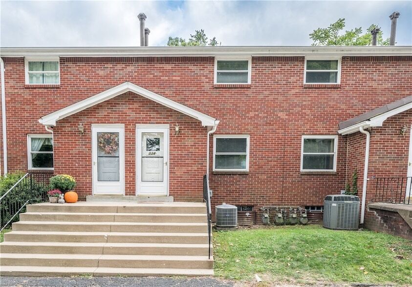 334a Moon Clinton Rd, Unit 9G in Coraopolis, PA - Building Photo