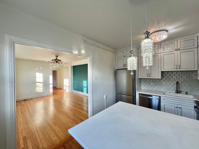 1454 Beacon St in Brookline, MA - Building Photo - Building Photo