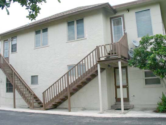 305 Cypress Dr in Lake Park, FL - Building Photo - Building Photo