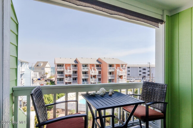 property at 1618 Canal Dr
