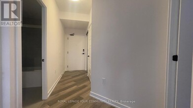 415-415 Sea Ray Ave in Innisfil, ON - Building Photo - Building Photo