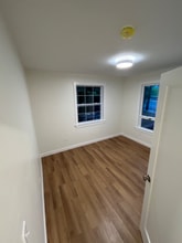 12 Myrtle St in Manchester, CT - Building Photo - Building Photo
