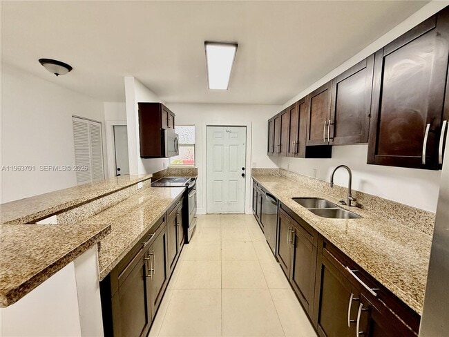 1540 SW 5th Pl in Fort Lauderdale, FL - Building Photo - Building Photo