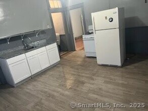 34 Beatty St-Unit -3 in New Britain, CT - Building Photo - Building Photo