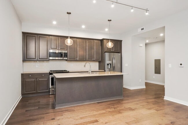 property at 101 N 6th St