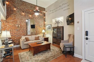 1204 Chartres St in New Orleans, LA - Building Photo - Building Photo