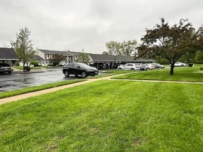 47 Joiners Rd, Unit 47 in Rocky Hill, CT - Foto de edificio - Building Photo