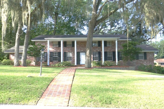 property at 1922 Holly Oaks Ravine Dr