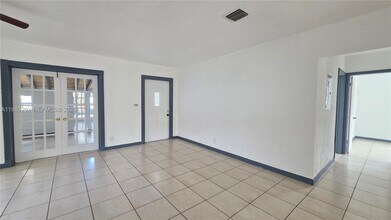 2100 N 62nd Ave in Hollywood, FL - Building Photo - Building Photo