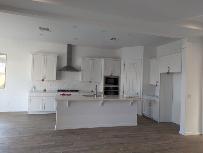 property at 15681 W Jefferson St