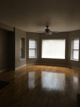 1462 E 69th St, Unit 2 in Chicago, IL - Building Photo - Building Photo