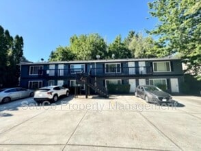 5556 SW Beaverton Hillsdale Hwy in Portland, OR - Building Photo - Building Photo