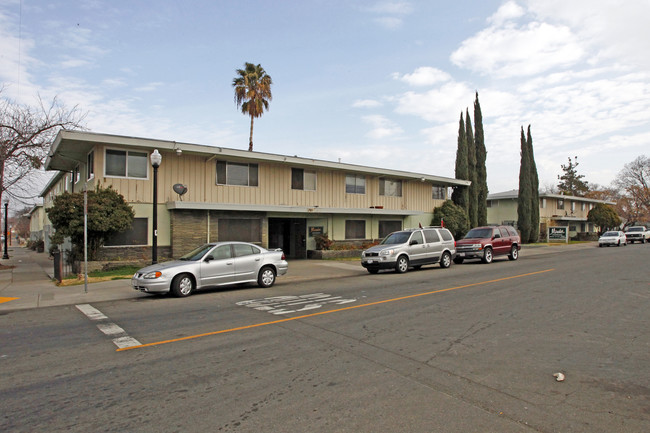 Mirador Apartments in Sacramento, CA - Foto de edificio - Building Photo