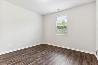 5530 Mirror Lake Dr in Cumming, GA - Building Photo - Building Photo